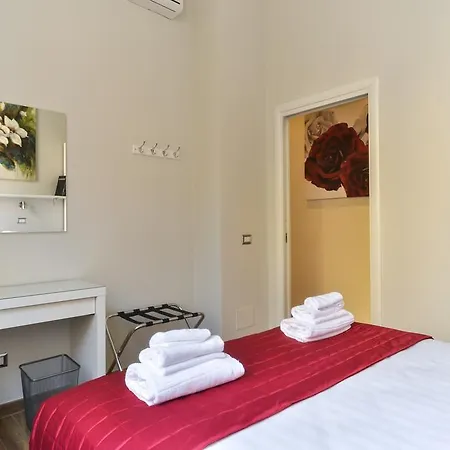 Lata Red Apartment