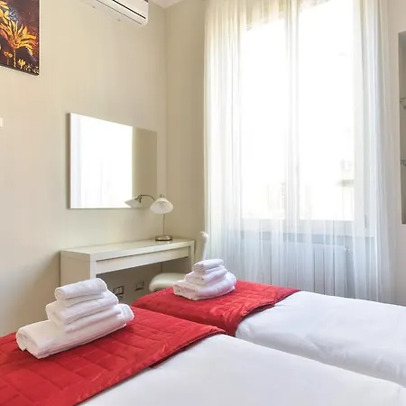 Lata Red Apartment *