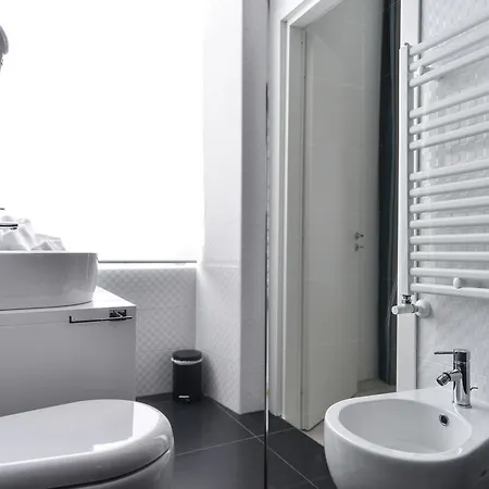 Lata Luxury * Roma